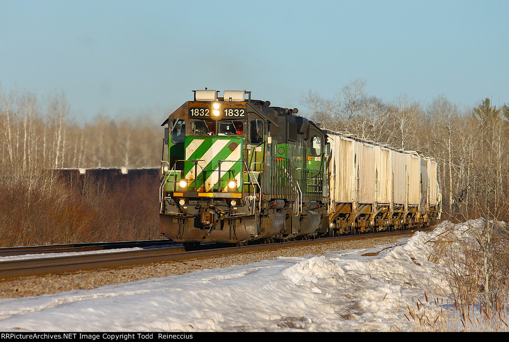 BNSF 1832